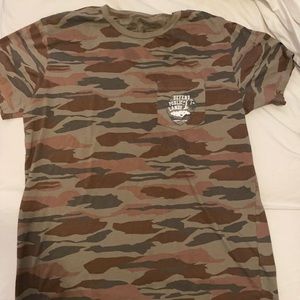 Patagonia Mens slim fit size medium camo t-shirt in organic cotton.